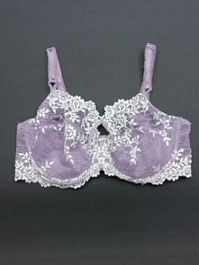 Wacoal Lavender Lace Underwire Bra with White Floral Trim Size 34D
